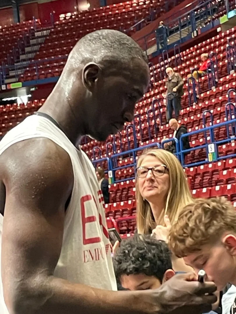 Da Grande Milano Incontro Con Giocatori Pallacanestro 6