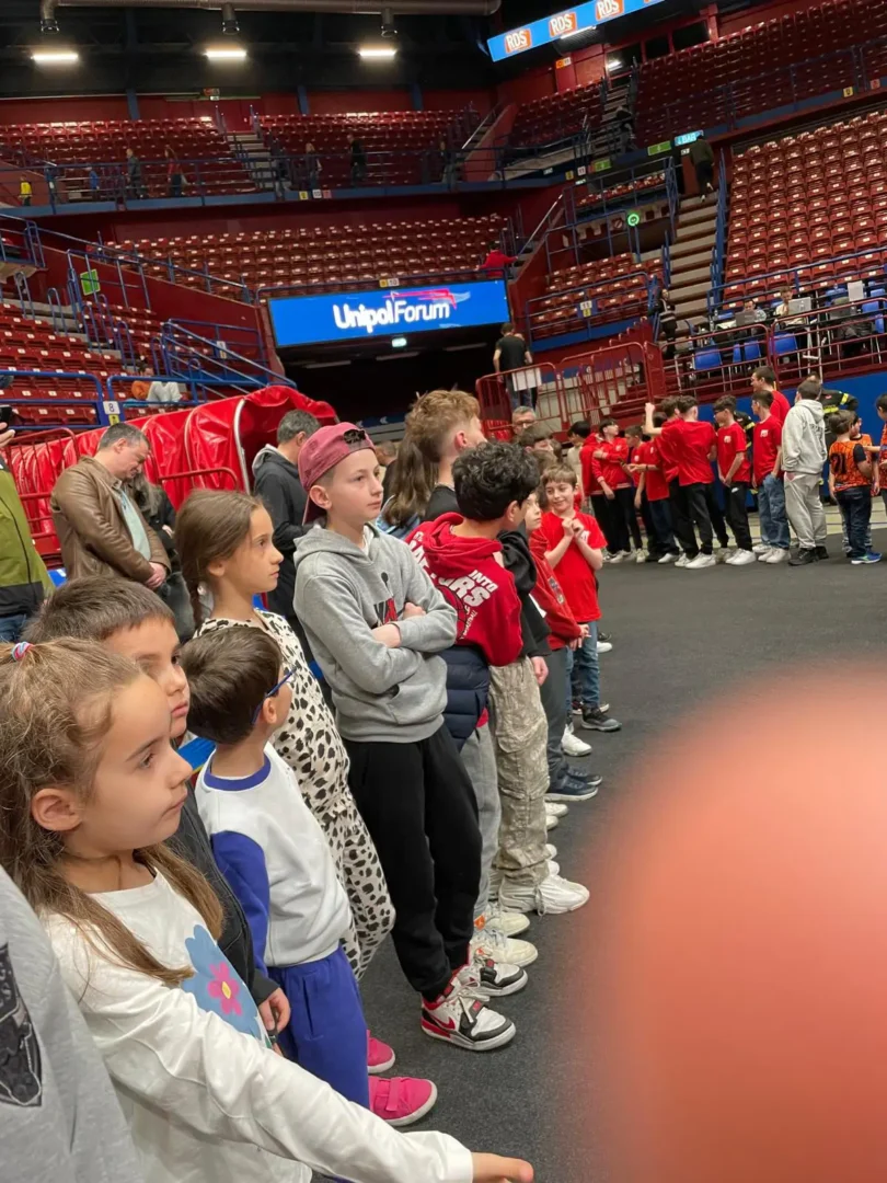 Da Grande Milano Incontro Con Giocatori Pallacanestro 7